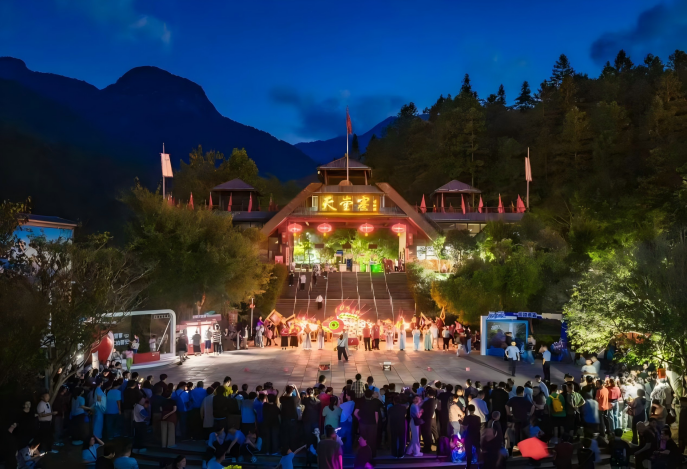 安徽天堂寨景区“化鱼成龙”燃动双节 服务提质再创佳绩