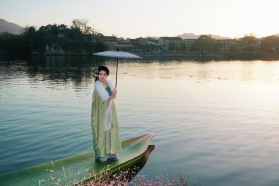 桃花潭景区一叶扁舟旅拍项目正式上线